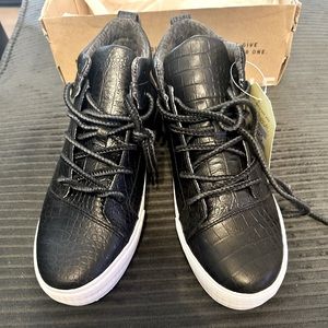 NIB Toms Black Leather Camila High Top Size 8